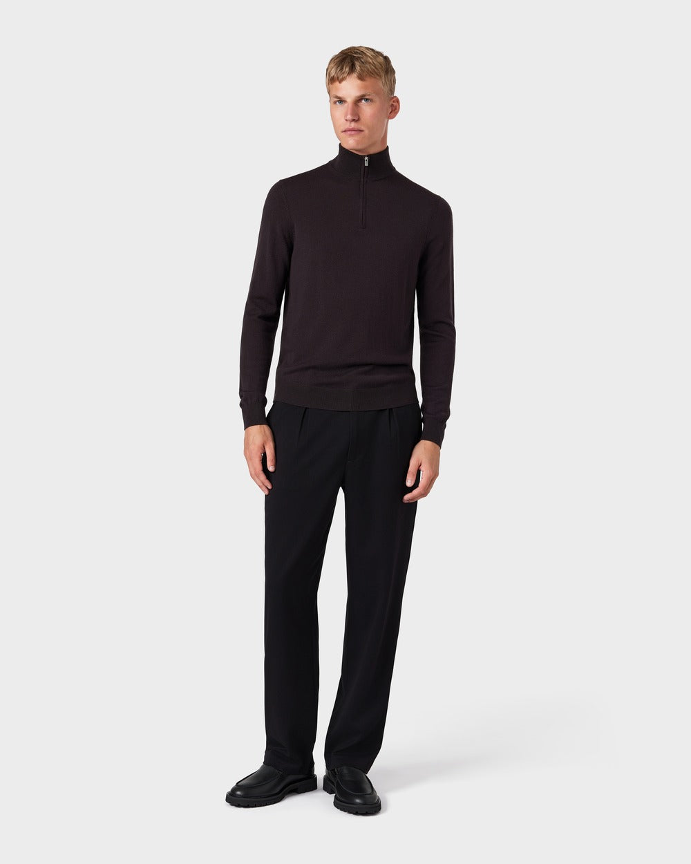 TP 05 Pleated Wide Black – pleated trousers in black Technical Drape Weave, photo 12