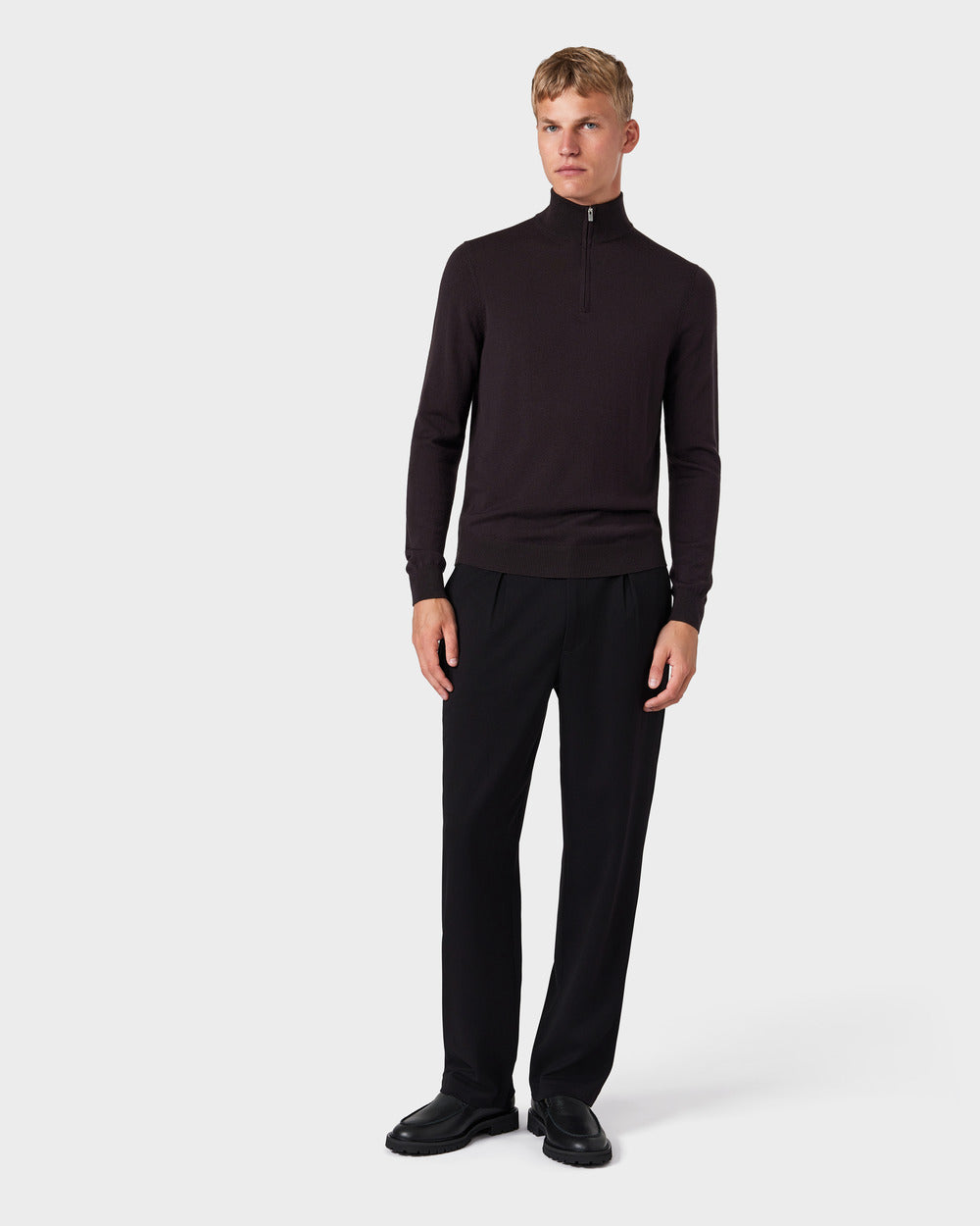 TP 05 Pleated Wide Black – černé kalhoty se sklady z tkaniny Technical Drape Weave, foto 12