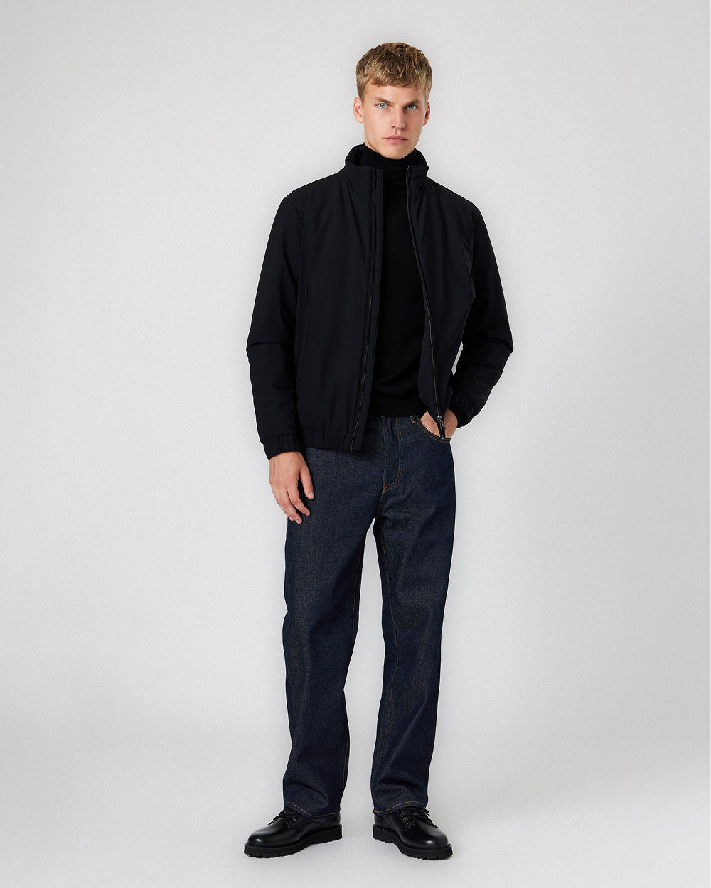 JC 04 Tech Black