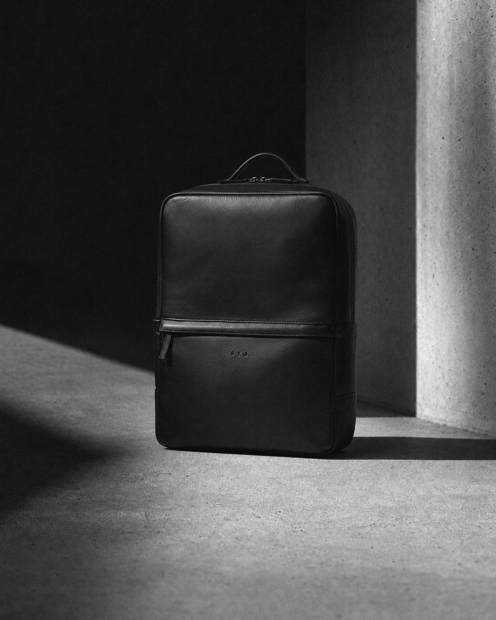 BP 01 The Chesterfield Brand x ETQ – backpack in black Wax Pull-Up leather, photo 3