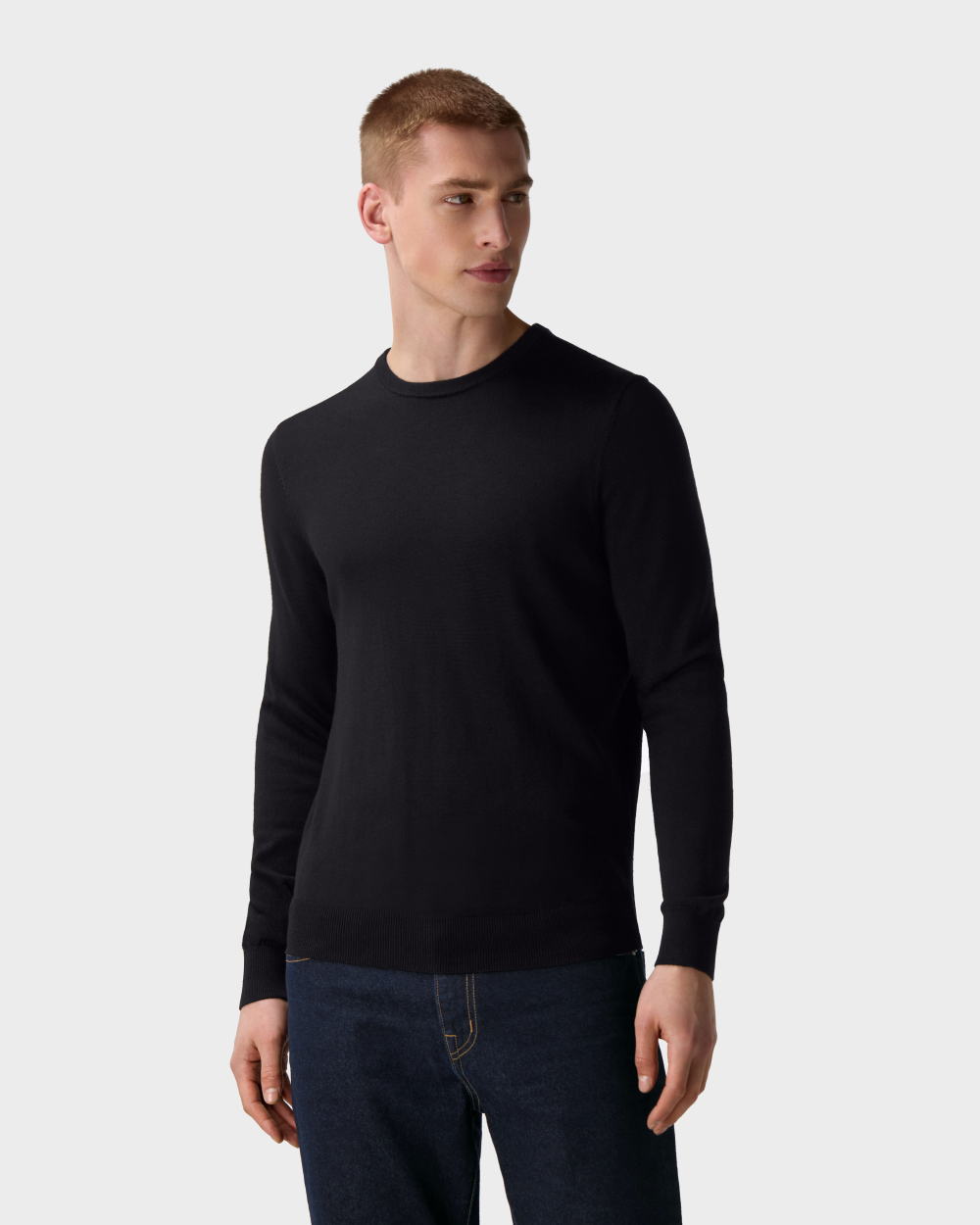 SW 04 Tailored Crewneck Black