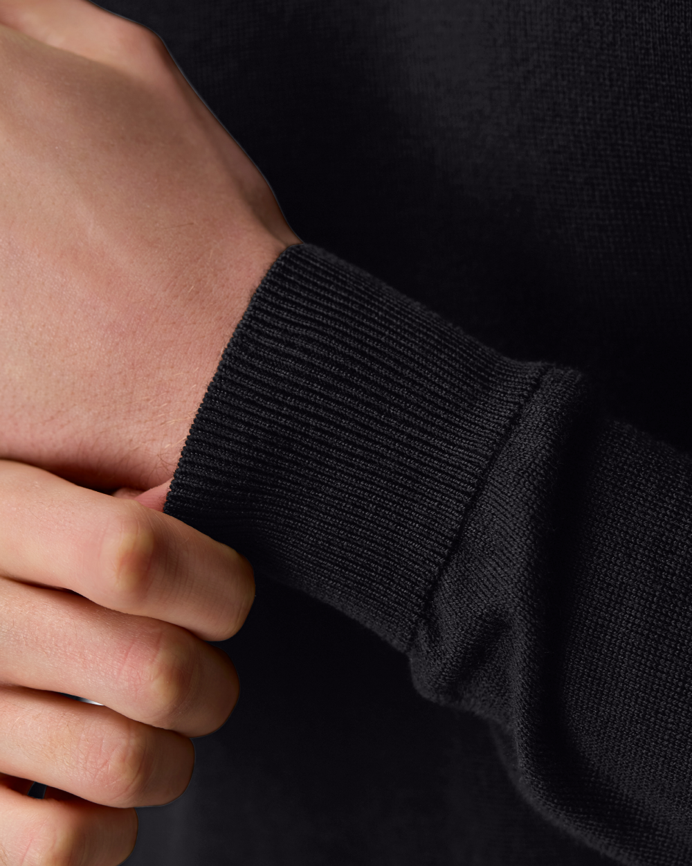 SW 04 Tailored Crewneck Black