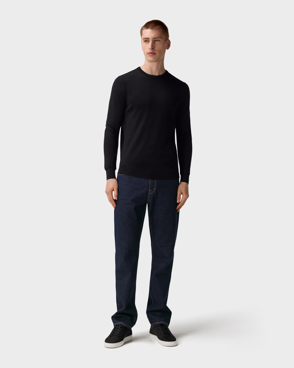 SW 04 Tailored Crewneck Black