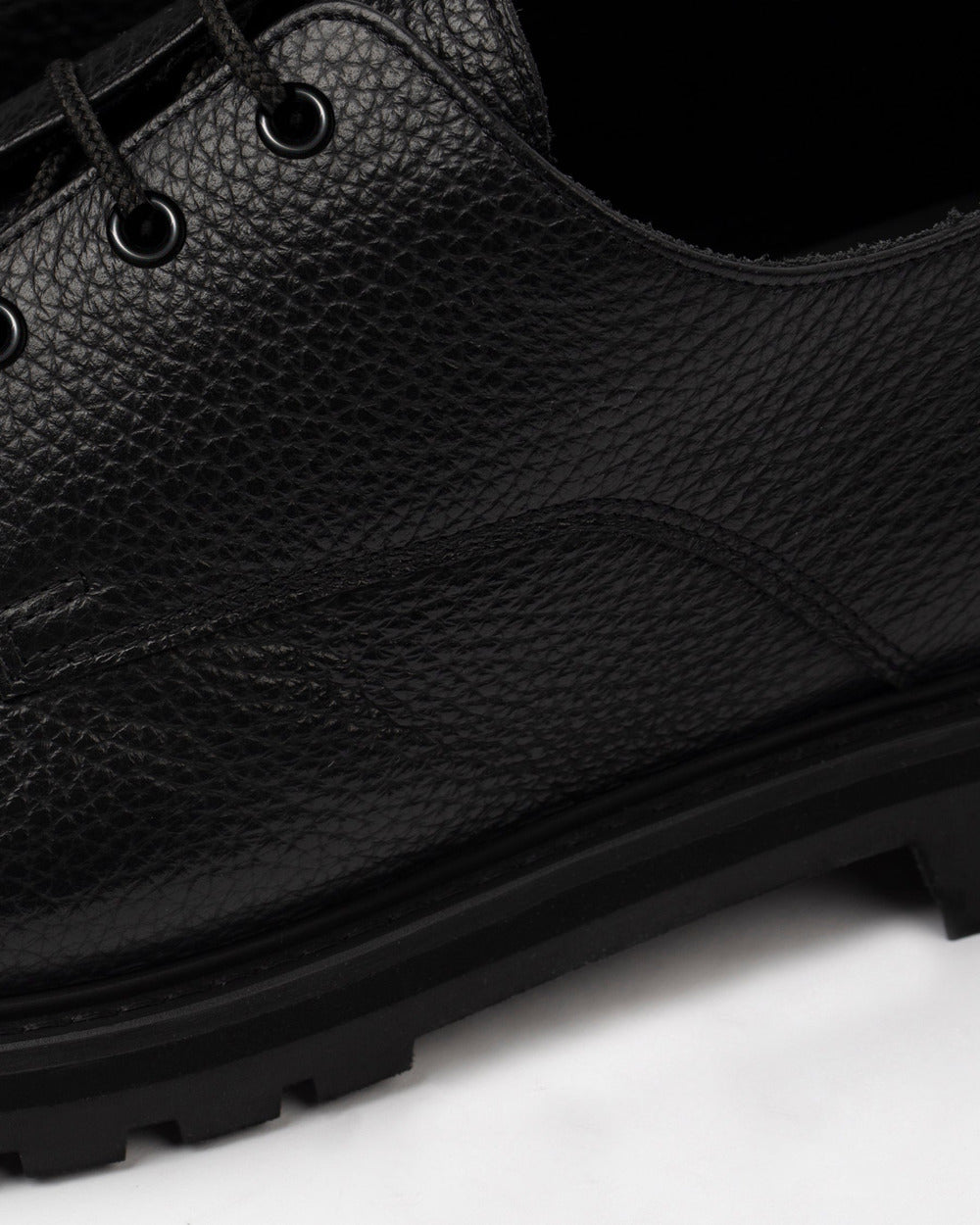 DS 01 Rugged Black – derby shoes in black full grain leather, detail