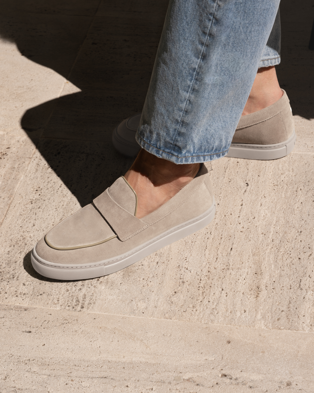LS 05 Suede Off White