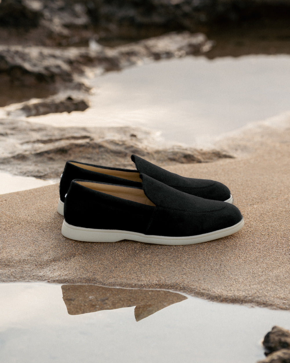 LS 03 Suede Jet Black – loafers in black suede, photo 2