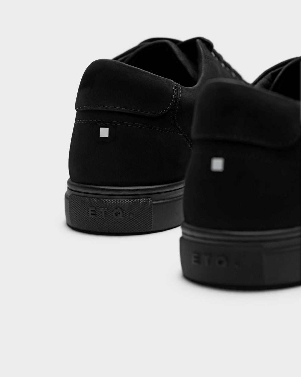 LT 01 Court Lite Nubuck All Black – sneakers in black nubuck leather, photo 10