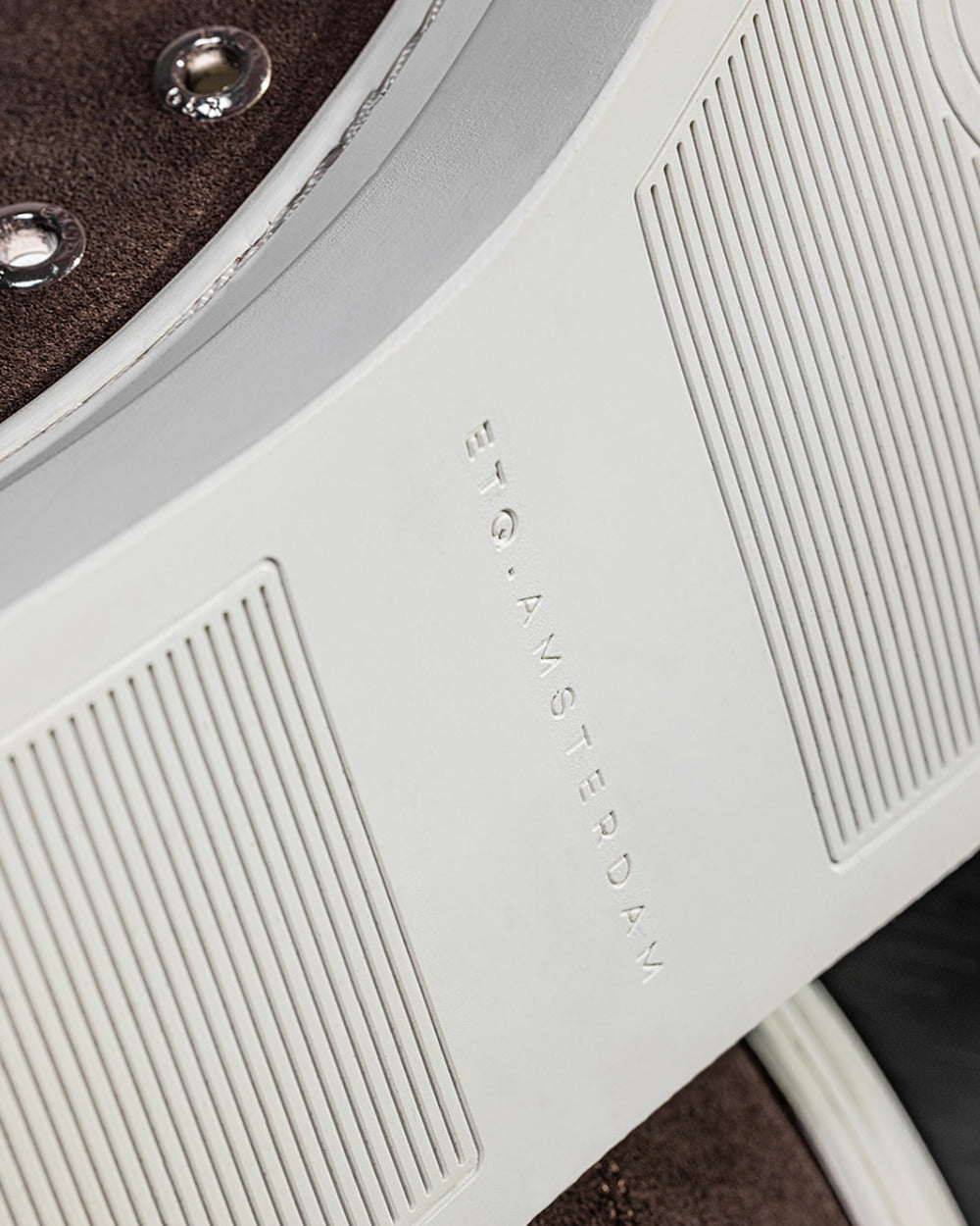 LT 01 Court Lite Suede Chocolate – sneakers in brown suede, photo 9