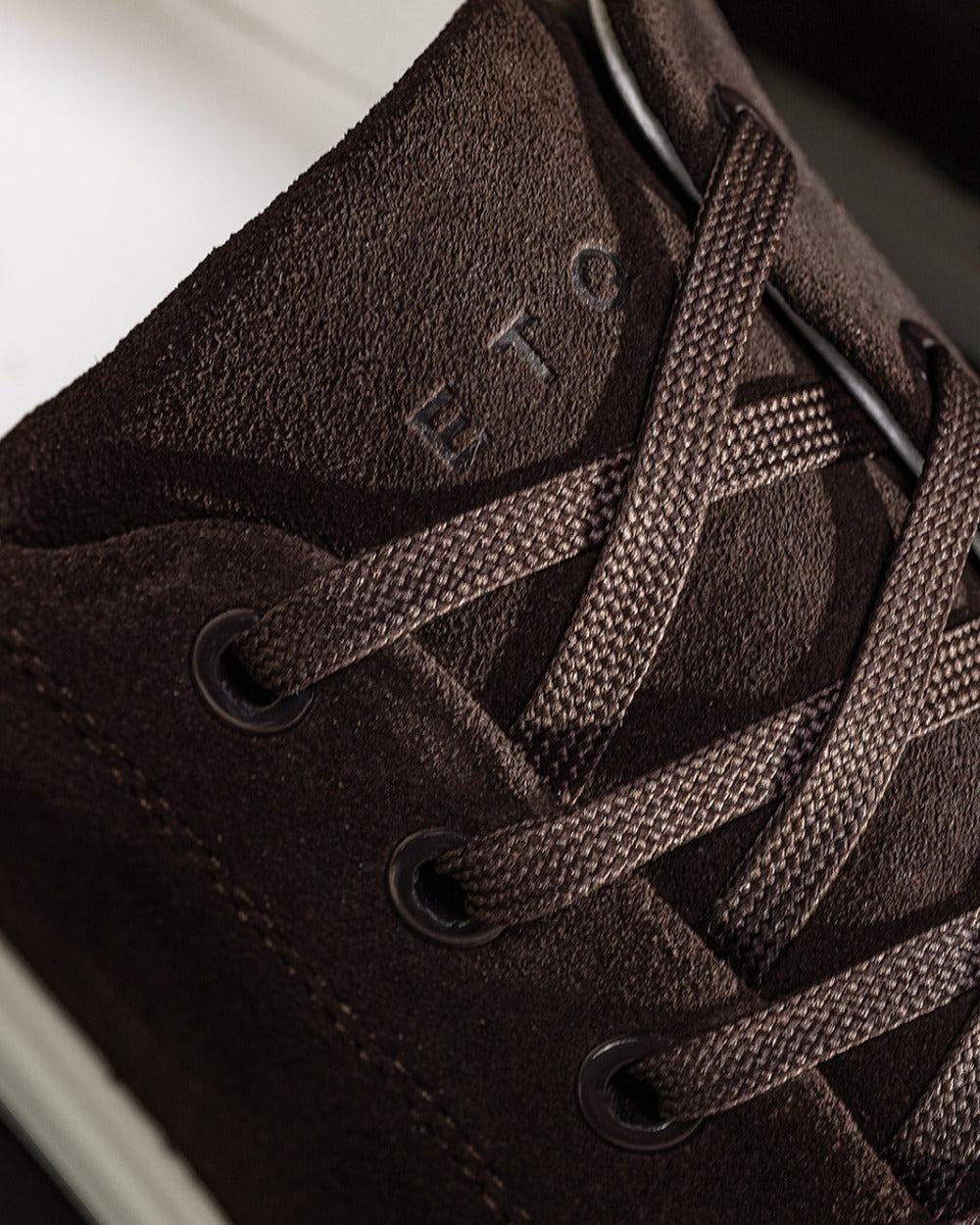 LT 01 Court Lite Suede Chocolate – sneakers in brown suede, photo 5