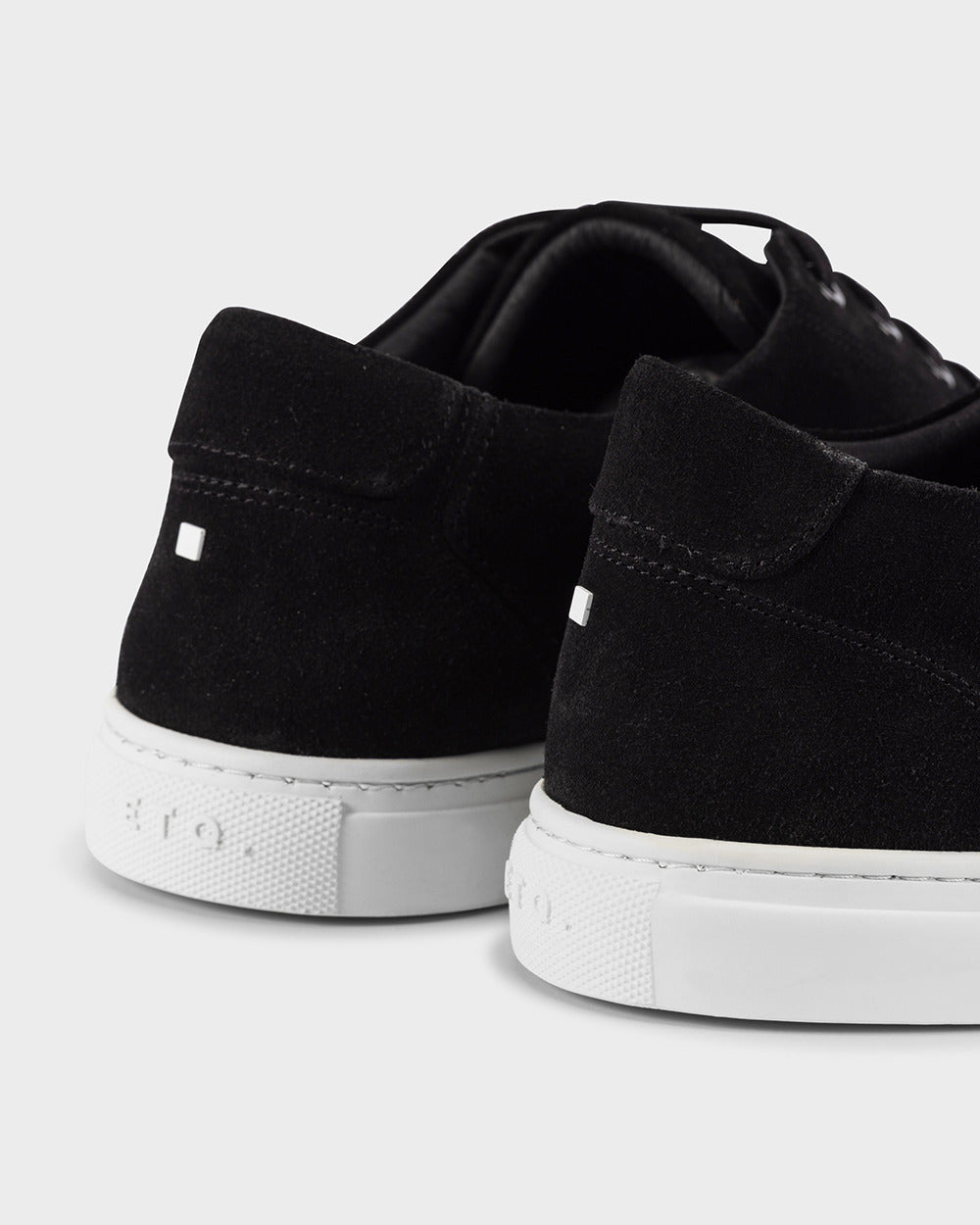 LT 01 Court Lite Suede Jet Black – sneakers in black suede, photo 7