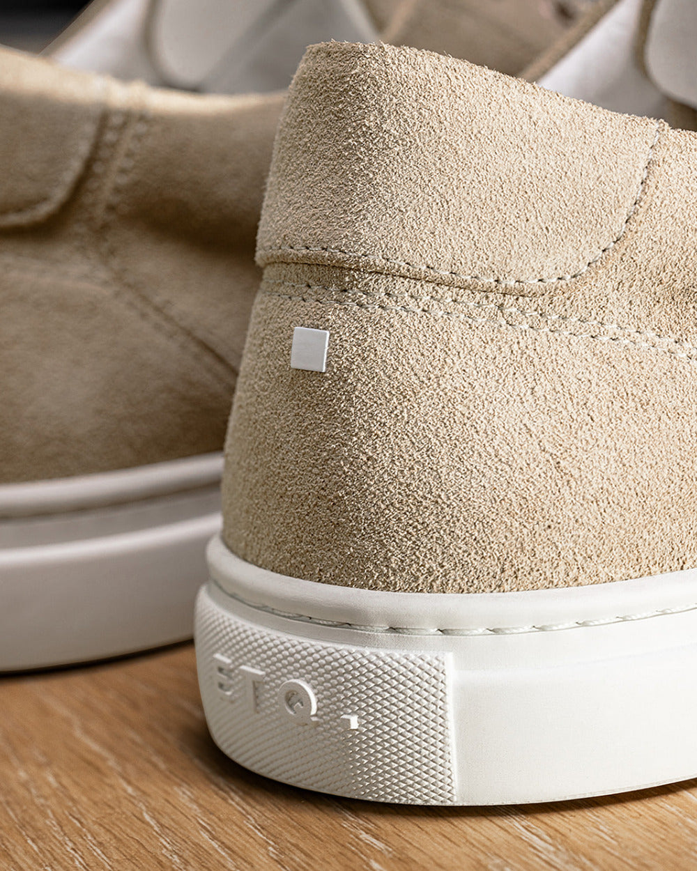 LT 01 Court Lite Suede Sand – sneakers in beige suede, photo 9