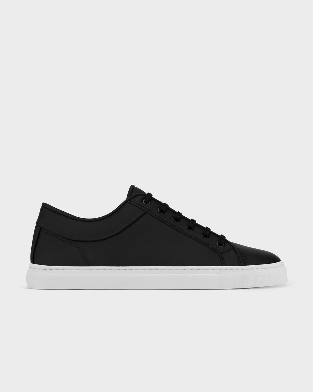 LT 01 Essence Jet Black – sneakers in black full grain leather