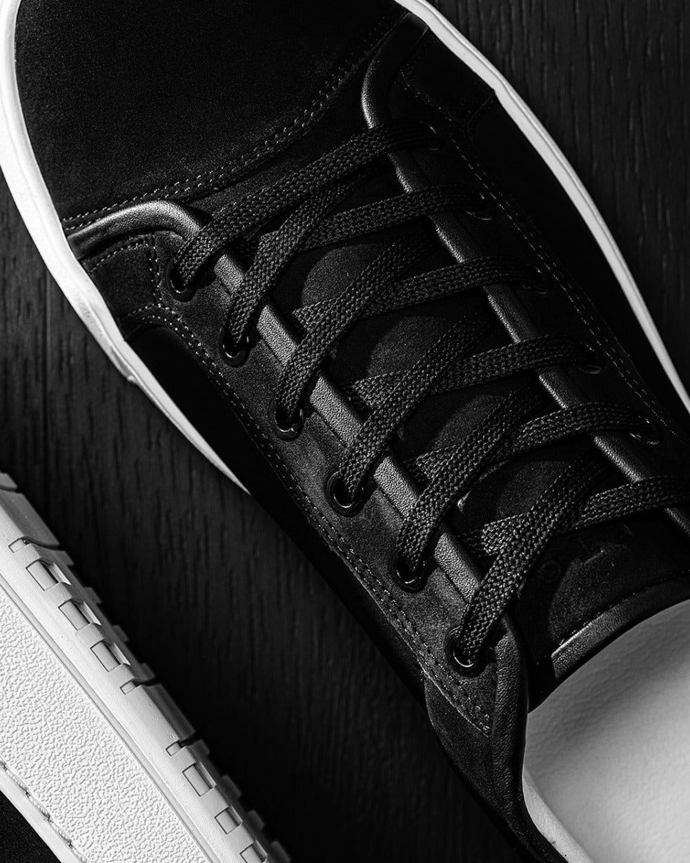 LT 01 Shades Nubuck Jet Black – sneakers in black nubuck leather, photo 10