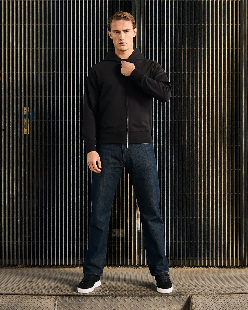 LT 01 Shades Nubuck Jet Black – sneakers in black nubuck leather, photo 16