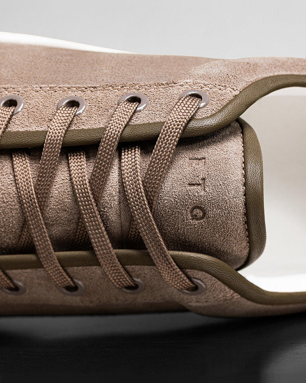 LT 01 Shades Suede Desert Taupe – sneakers in taupe suede, photo 10