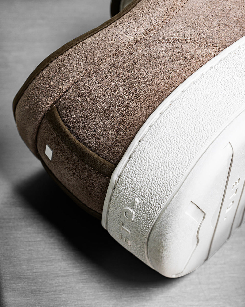 LT 01 Shades Suede Desert Taupe – sneakers in taupe suede, photo 13