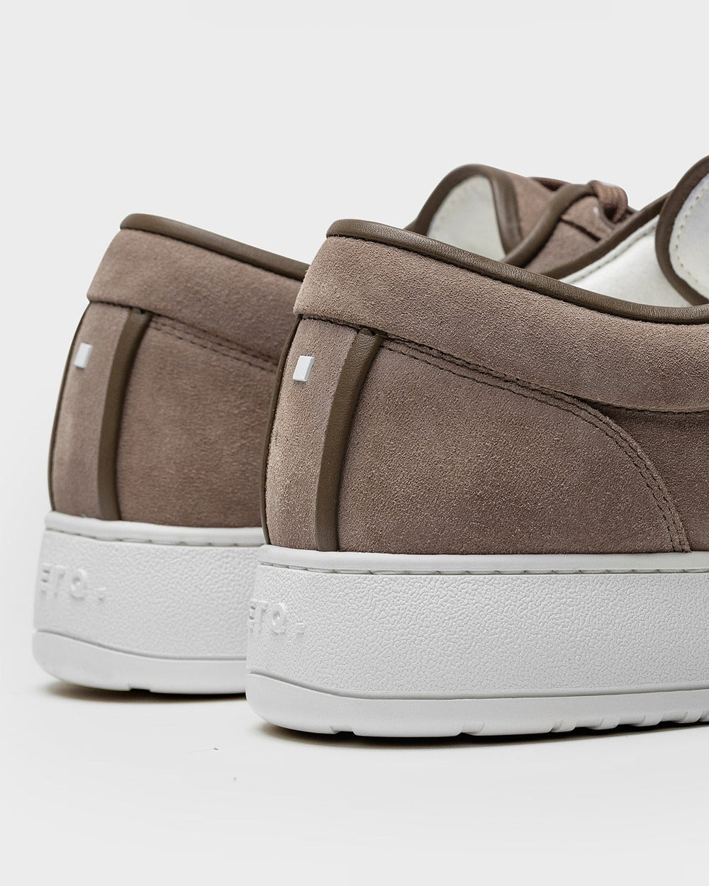 LT 01 Shades Suede Desert Taupe – sneakers in taupe suede, photo 16
