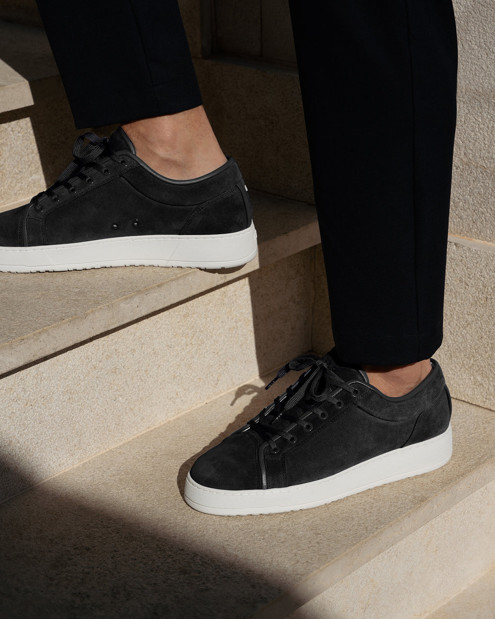LT 01 Shades Suede Jet Black – sneakers in black suede, photo 2