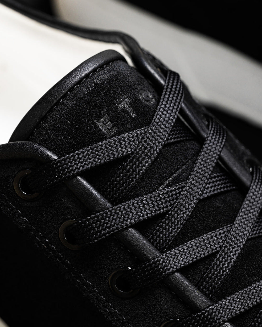 LT 01 Shades Suede Jet Black – sneakers in black suede, photo 10