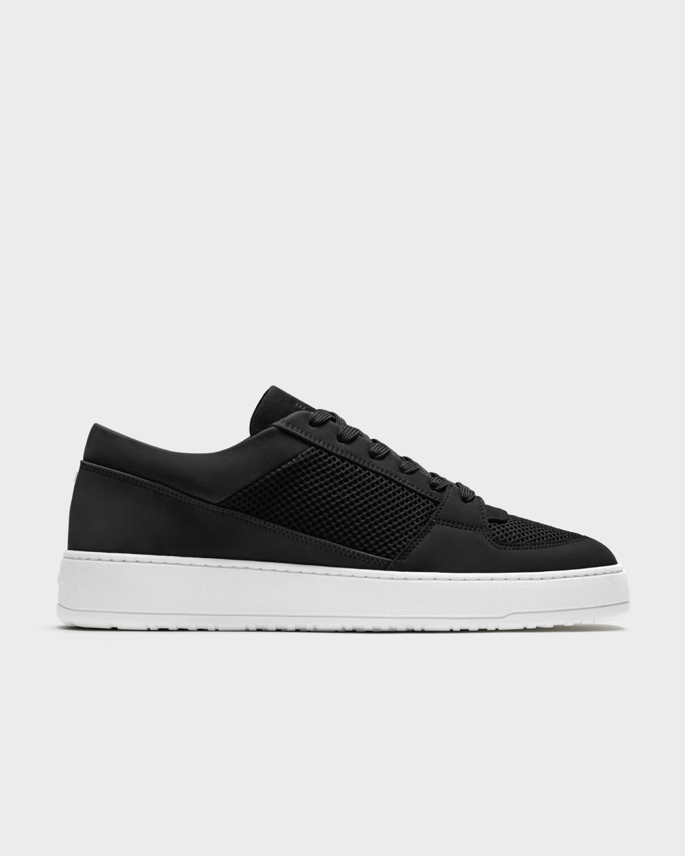 LT 03 Nubuck / Mesh Black – sneakers in black nubuck leather and mesh