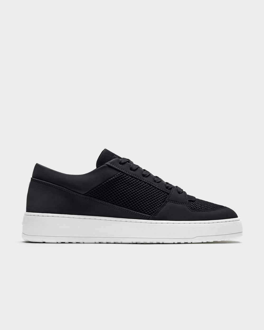 LT 03 Nubuck / Mesh Black – sneakers in black nubuck leather and mesh
