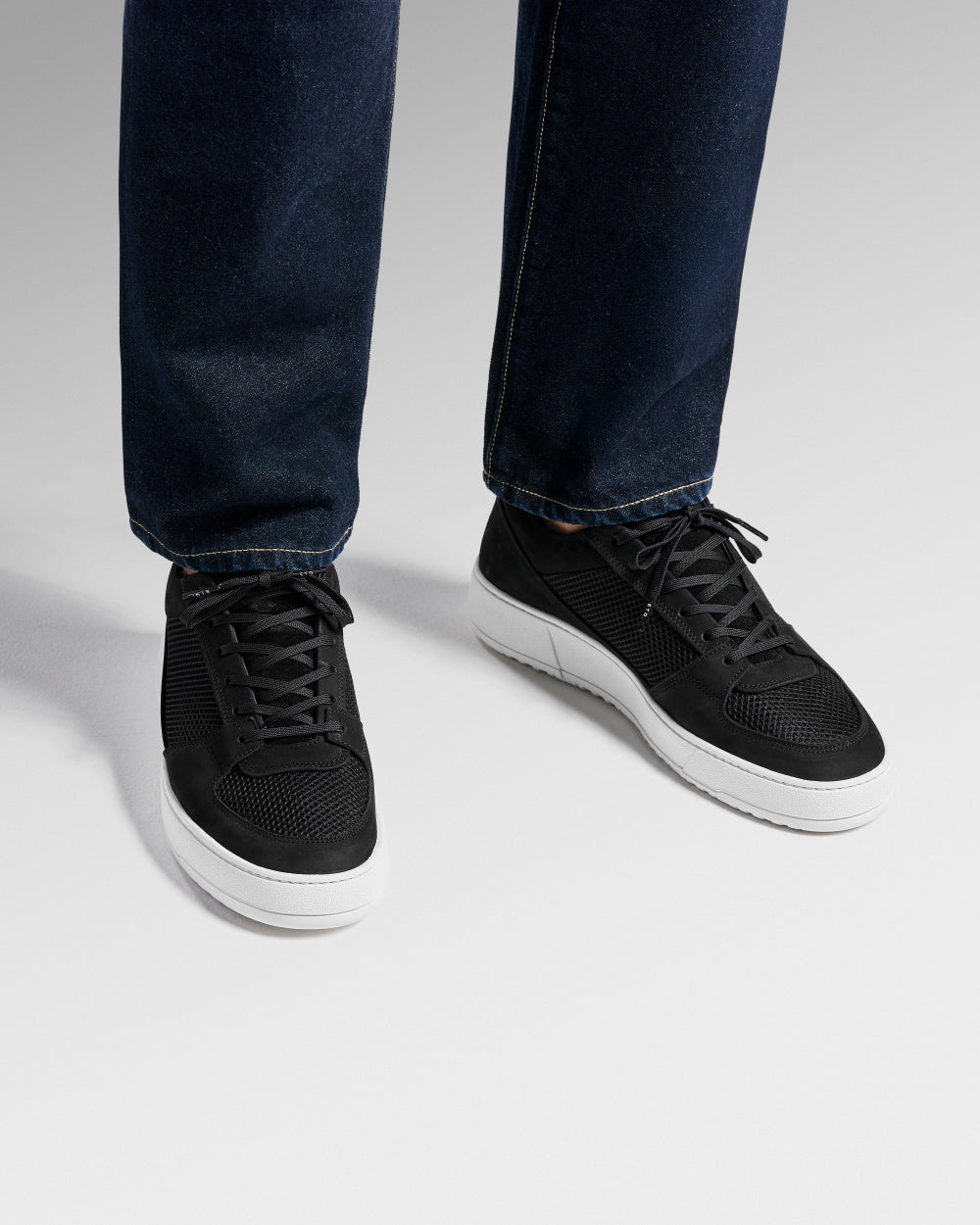LT 03 Nubuck / Mesh Black – sneakers in black nubuck leather and mesh, photo 5