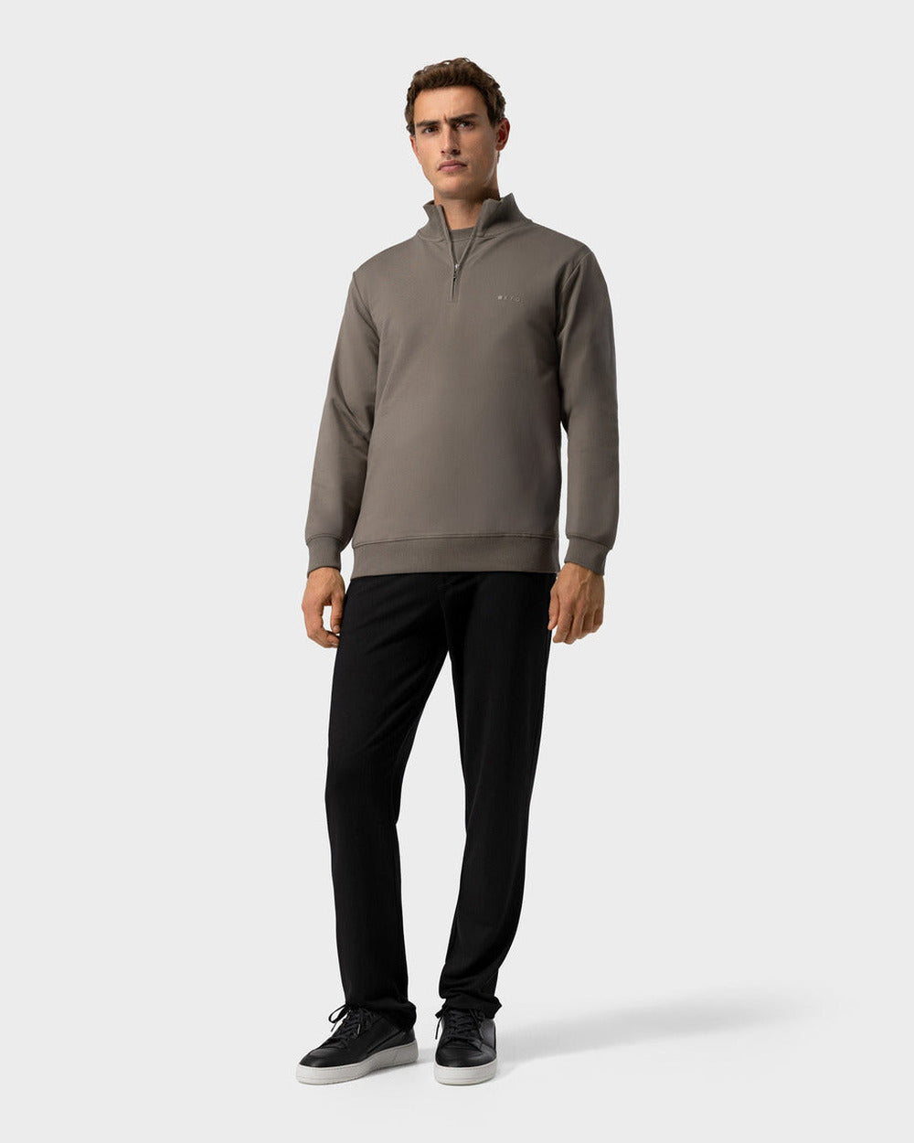 LT 03 Premium Nappa Jet Black and SW 03 Marked Half Zip Desert Taupe – sneakers and half zip sweatshirt