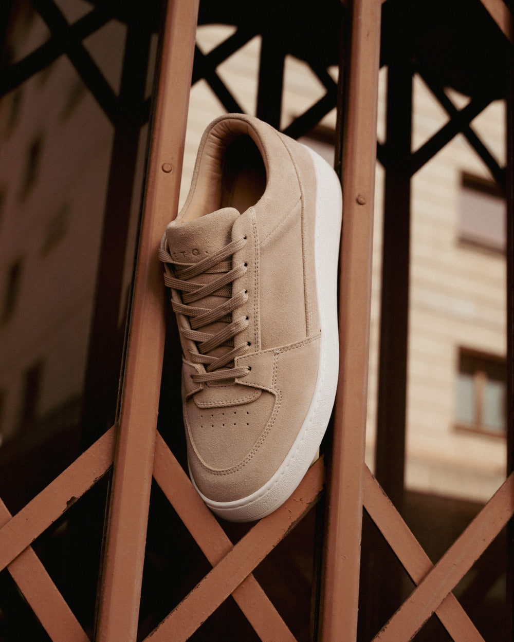 LT 03 Suede Sand – sneakers in beige suede, photo 9