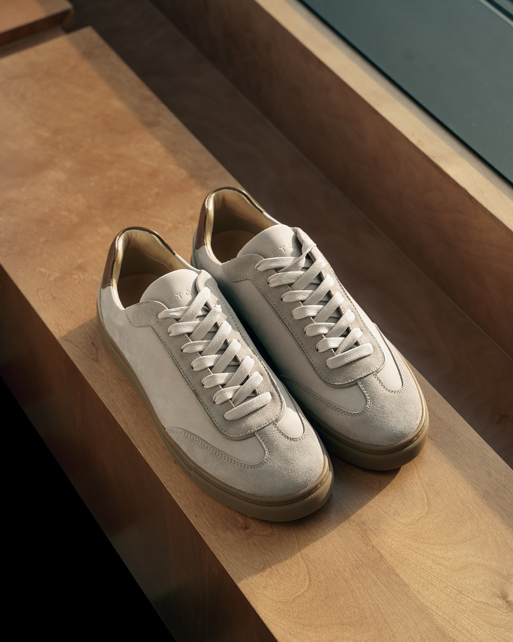 LT 05 Layered Gum Dark Sand – sneakers in beige nubuck and suede, worn