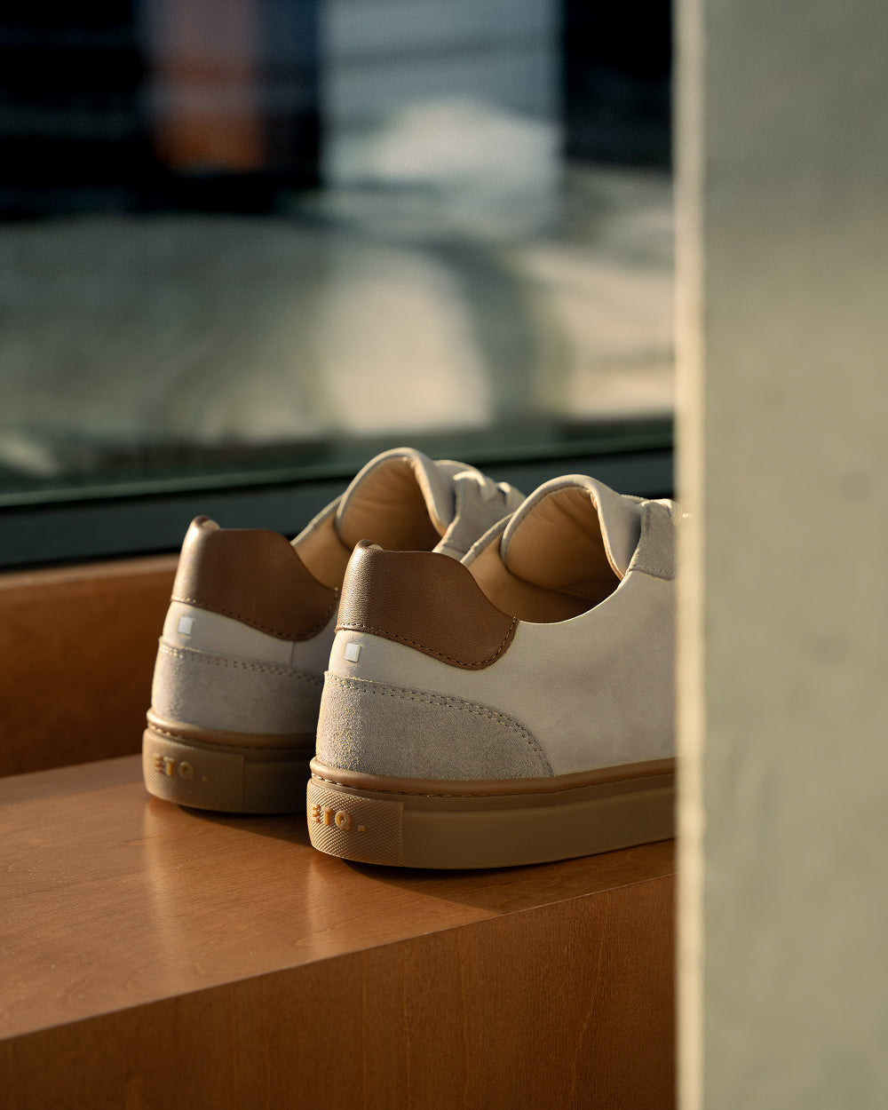 LT 05 Layered Gum Dark Sand – sneakers in beige nubuck and suede, worn