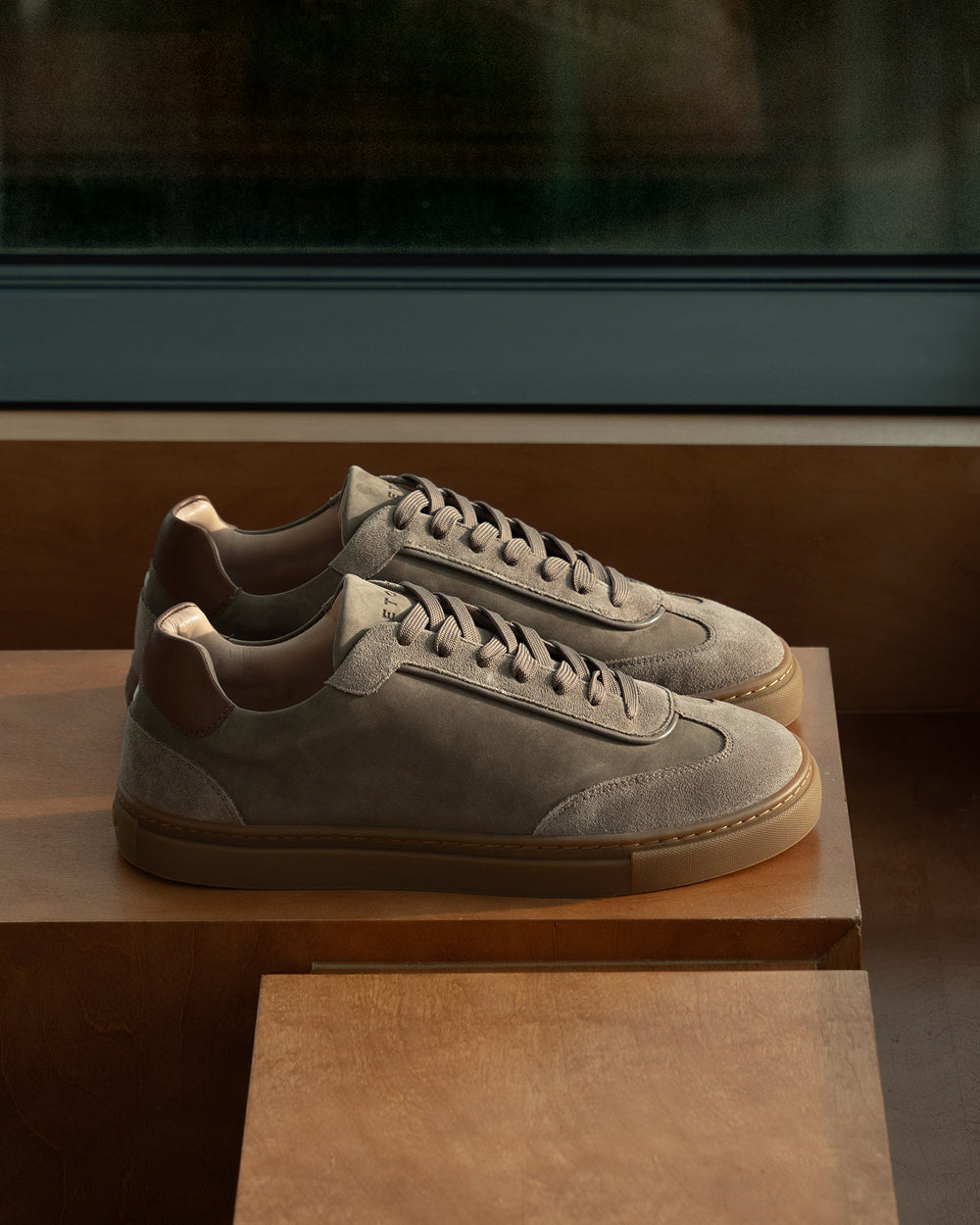 LT 05 Layered Gum Desert Taupe – sneakers in taupe nubuck and suede, worn