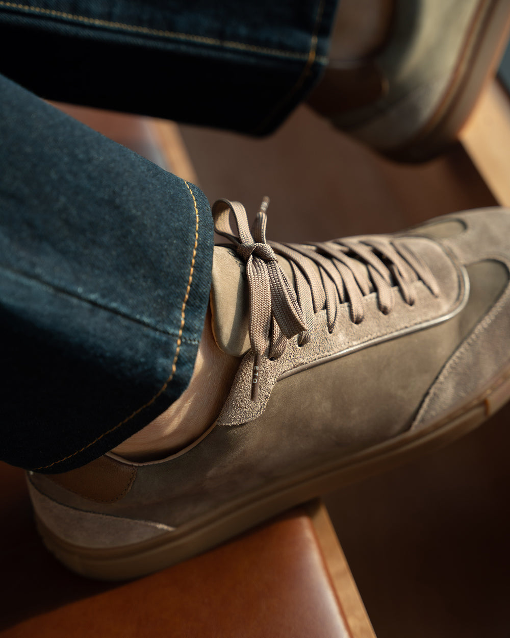 LT 05 Layered Gum Desert Taupe – sneakers in taupe nubuck and suede, worn