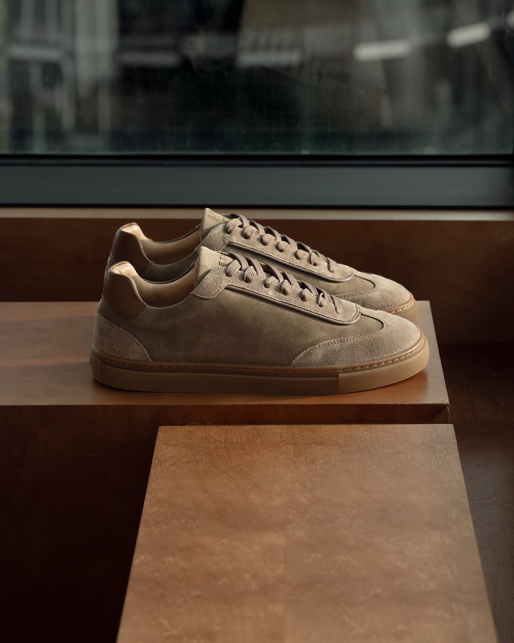 LT 05 Layered Gum Desert Taupe – sneakers in taupe nubuck and suede, worn