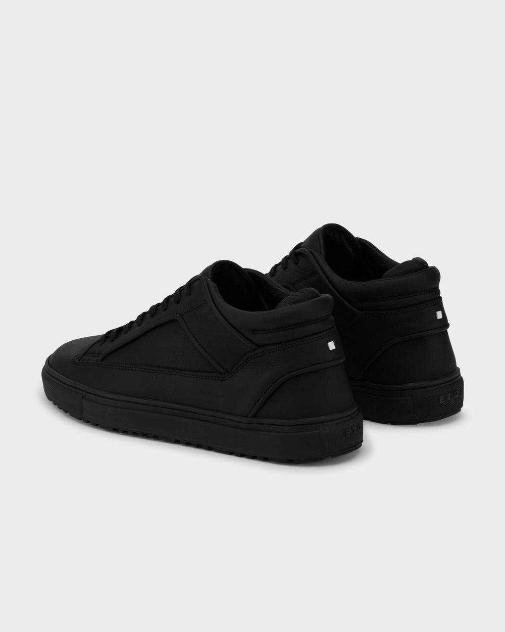 MT 02 Rugged All Black – mid top sneakers in black full grain leather, photo 6