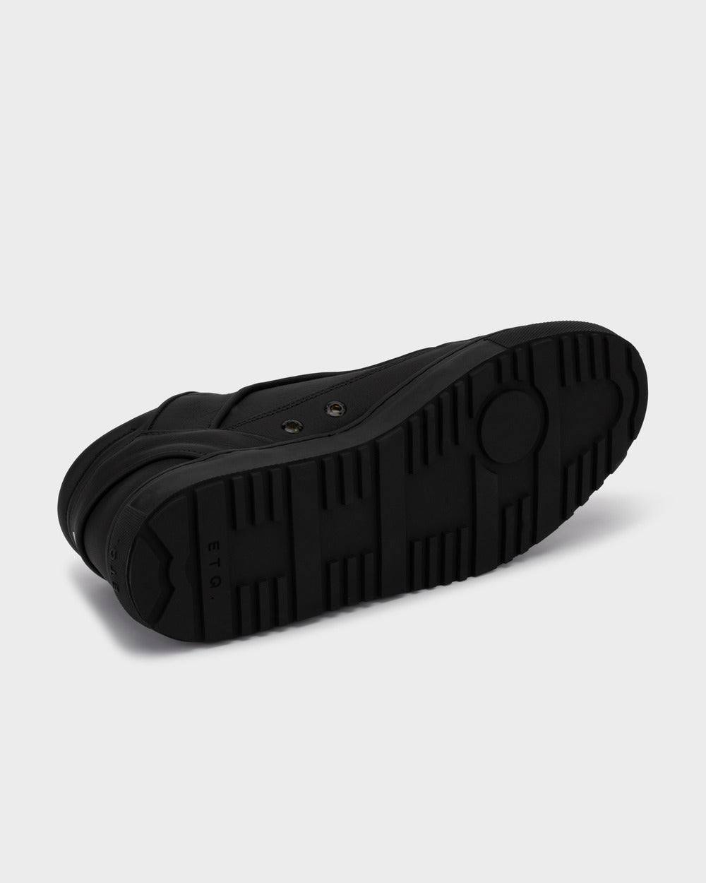 MT 02 Rugged All Black – mid top sneakers in black full grain leather, photo 7