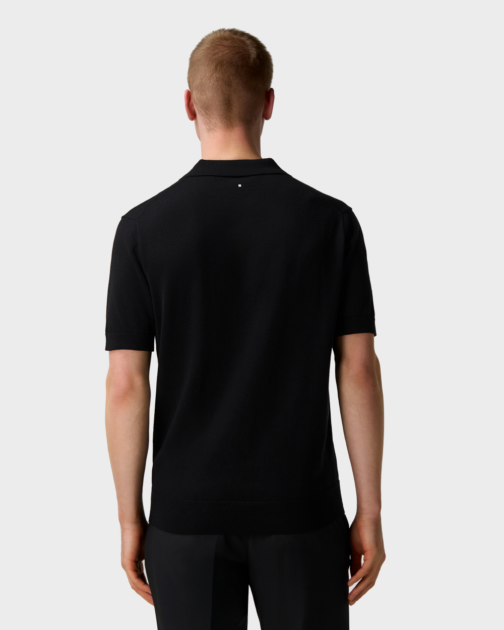 PO 04 Tailored Black