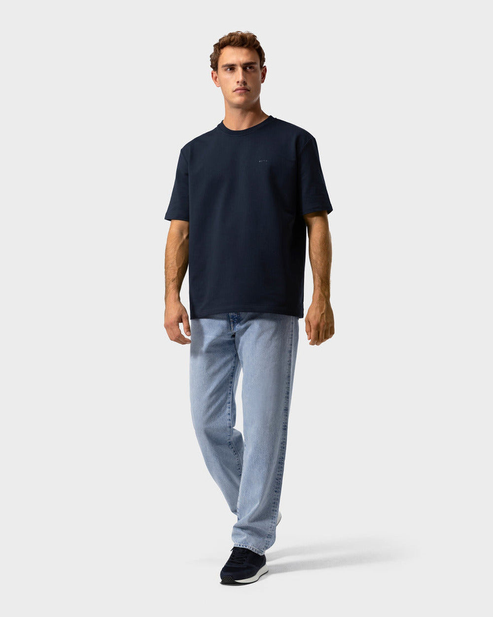RS 01 Lightweight Blueberry and TS 02 Marked Oversized Heavyweight Blueberry – runner sneakers and logo t-shirt