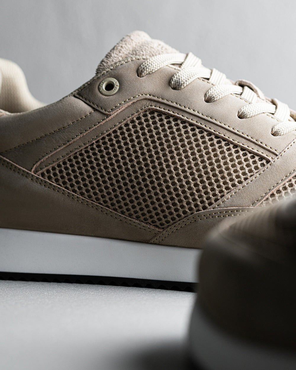 RS 01 Lightweight Desert Taupe – runner sneakers in taupe nubuck leather and mesh, photo 4