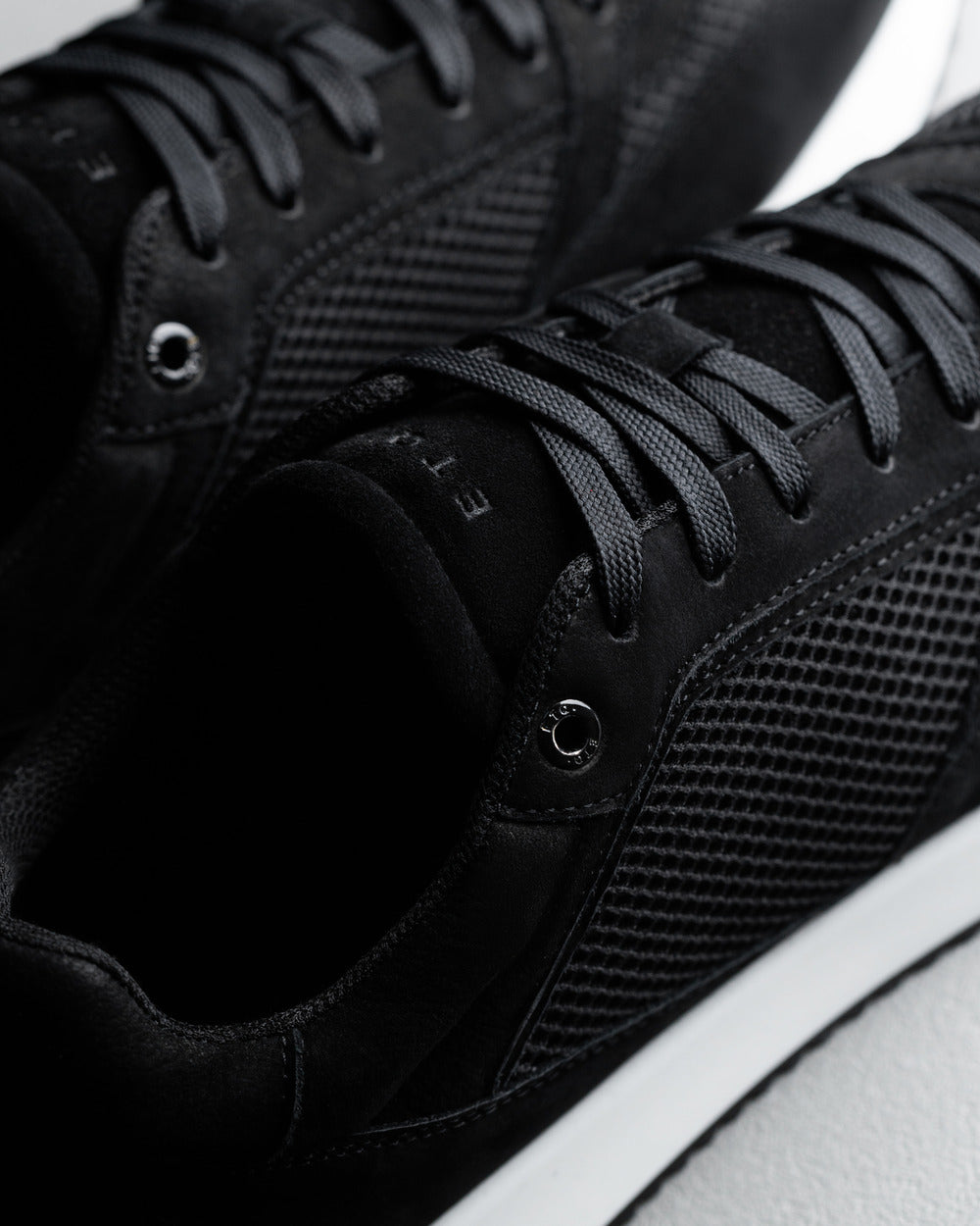 RS 01 Lightweight Jet Black – runner sneakers in black nubuck leather and mesh, photo 3