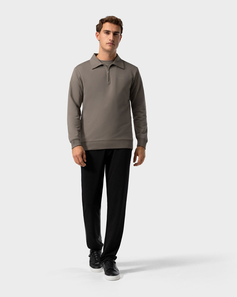 SW 02 Marked Half Zip Desert Taupe 2.0 – half zip sweatshirt in taupe stretch cotton, photo 5