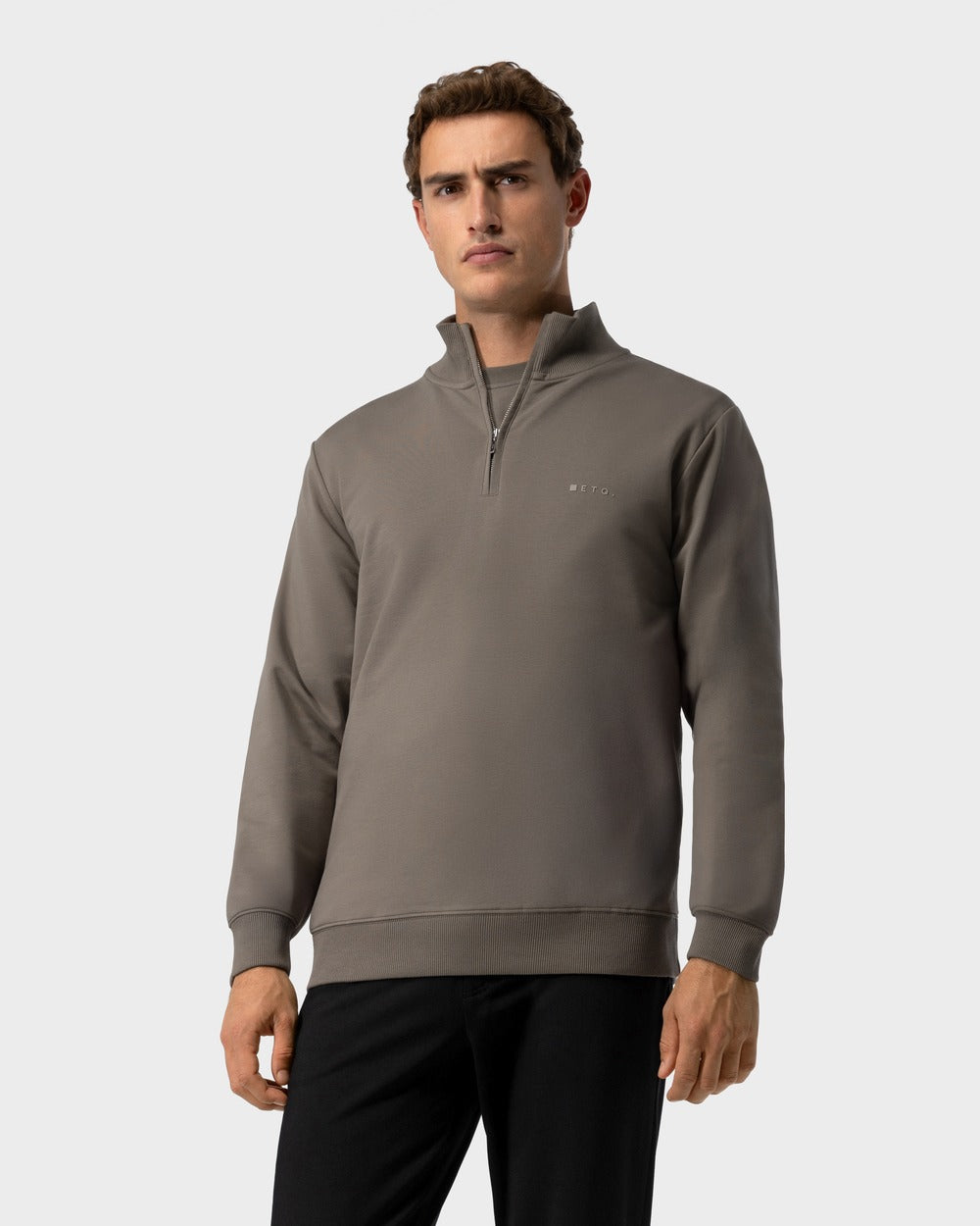 SW 03 Marked Half Zip Desert Taupe – half zip sweatshirt in taupe stretch cotton