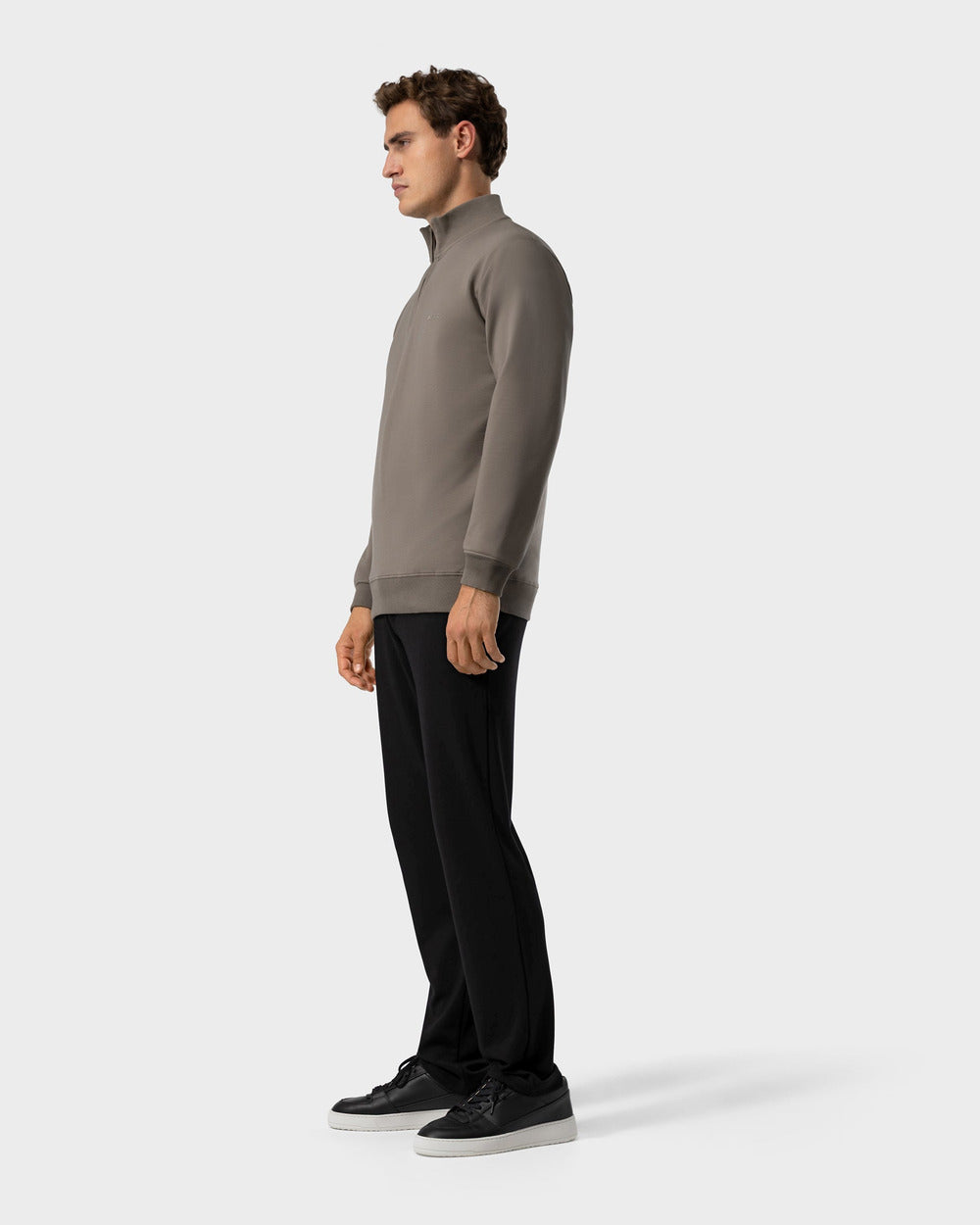 LT 03 Premium Nappa Jet Black and SW 03 Marked Half Zip Desert Taupe – sneakers and half zip sweatshirt