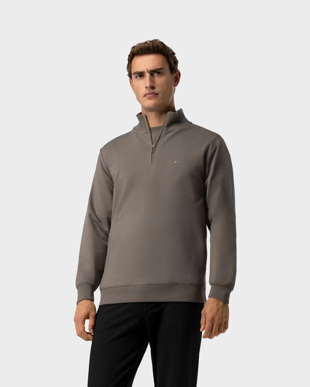 SW 03 Marked Half Zip Desert Taupe – half zip sweatshirt in taupe stretch cotton