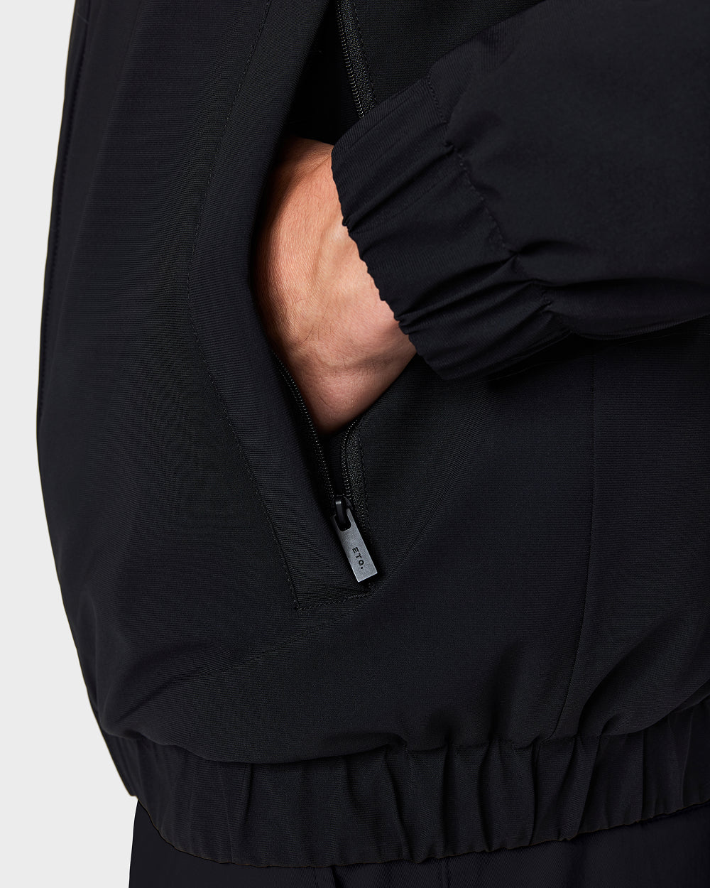 JC 04 Tech Black