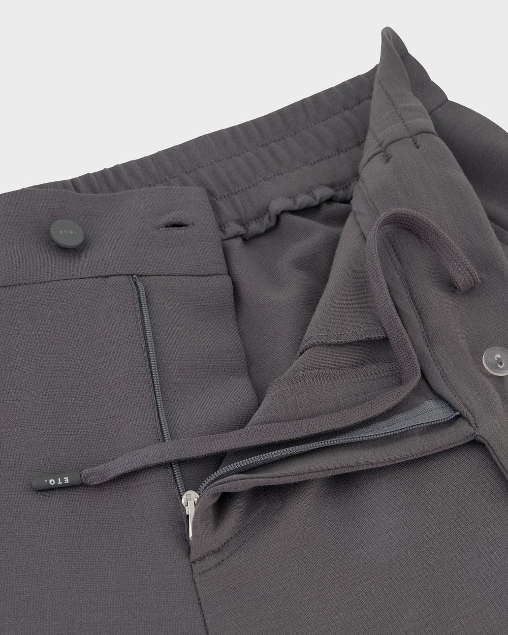 TP 01 Essence Slim Anthracite 2.0 – trousers in grey Punto di Roma stretch, detail