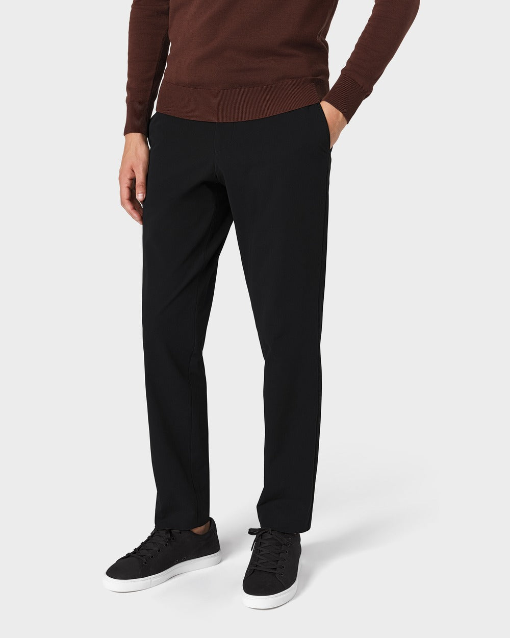 TP 03 Essence Black – trousers on model, front view
