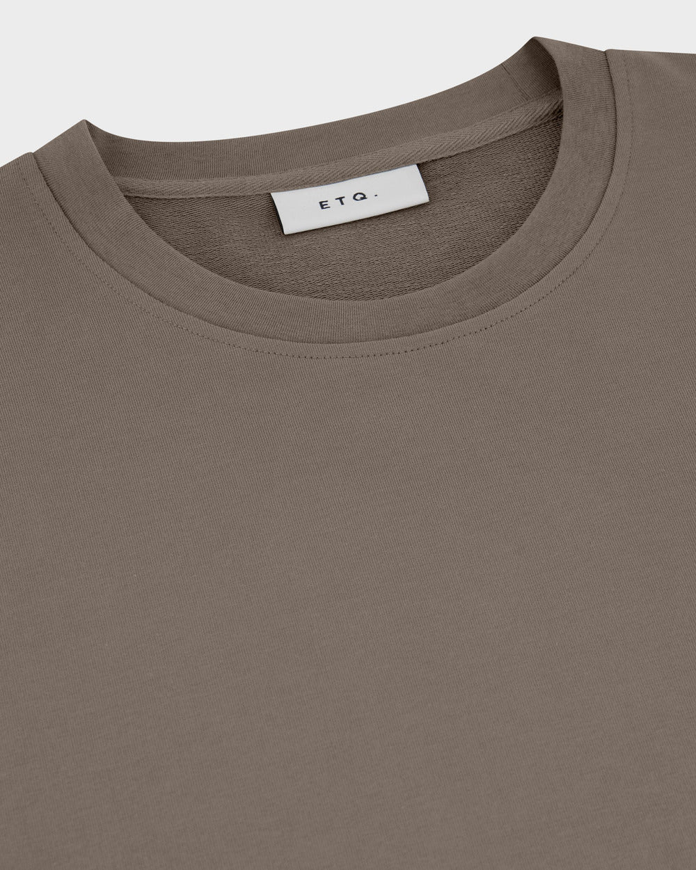 TS 01 Essence Oversized Heavyweight Desert Taupe 2.0 – t-shirt in taupe stretch cotton, detail