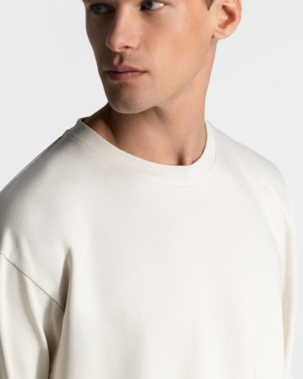 TS 03 Essence Long Sleeve Off White and TS 01 Essence Oversized Heavyweight Off White 2.0 – long sleeve t-shirt and t-shirt