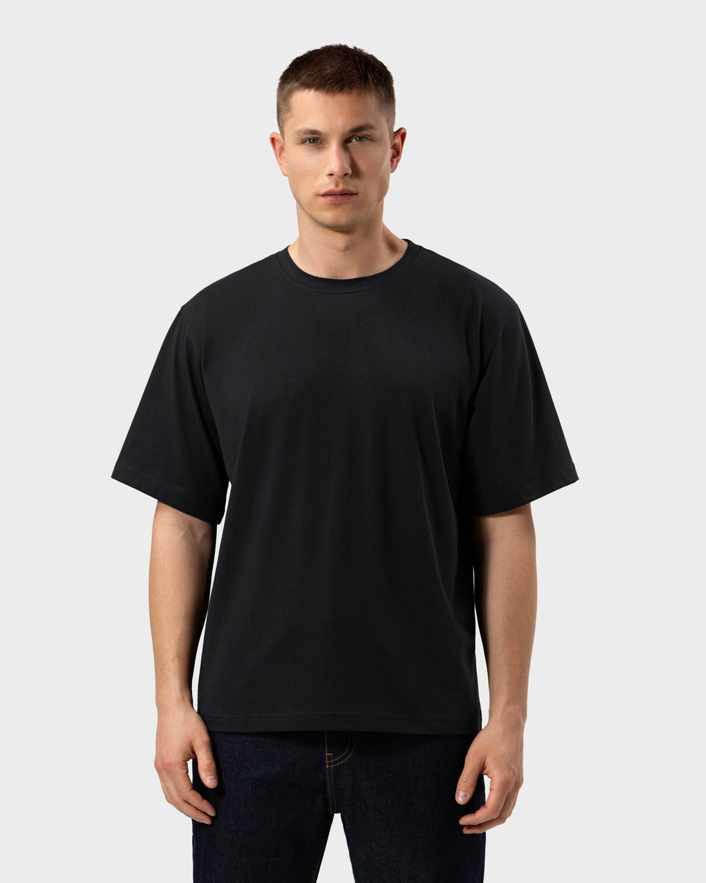 TS 01 Essence Oversized Lightweight Black 2.0 – t-shirt in black cotton jersey