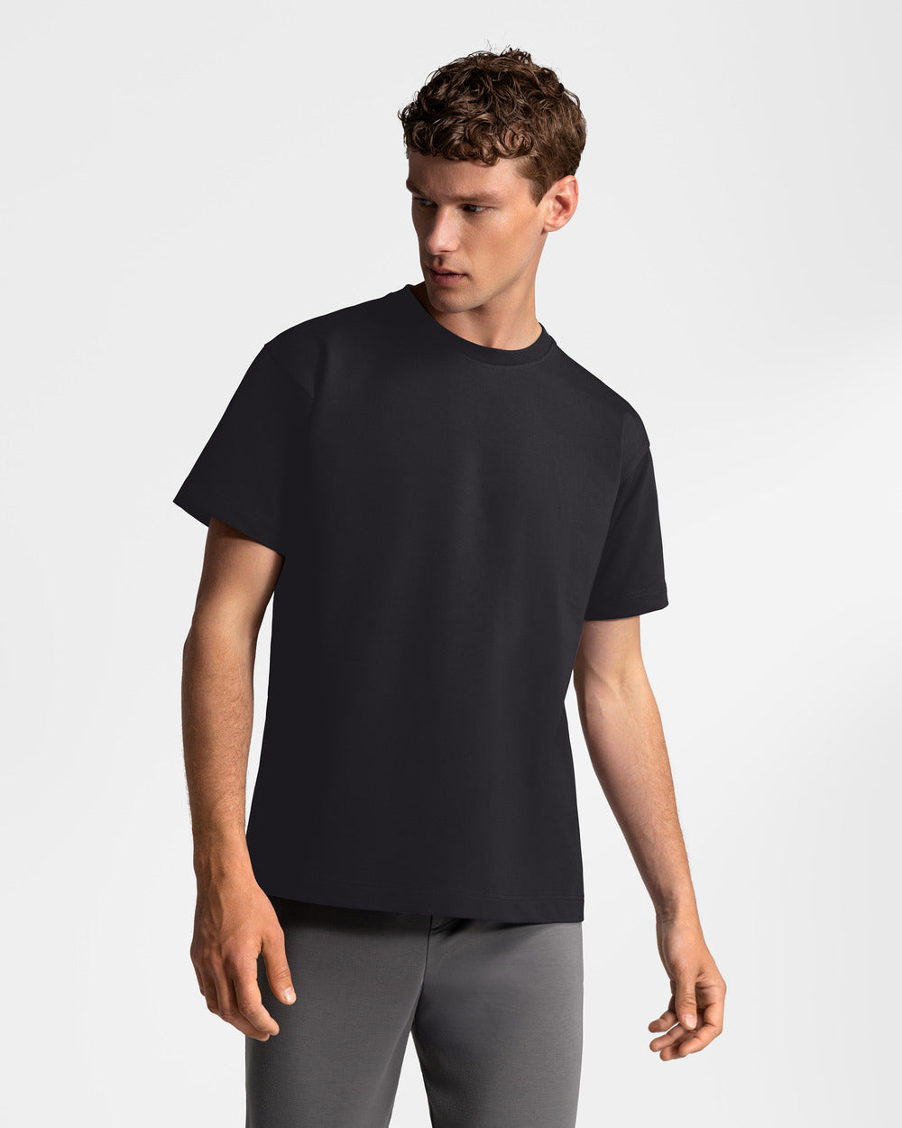 TS 01 Essence Regular Heavyweight Black 2.0 – t-shirt in black stretch cotton